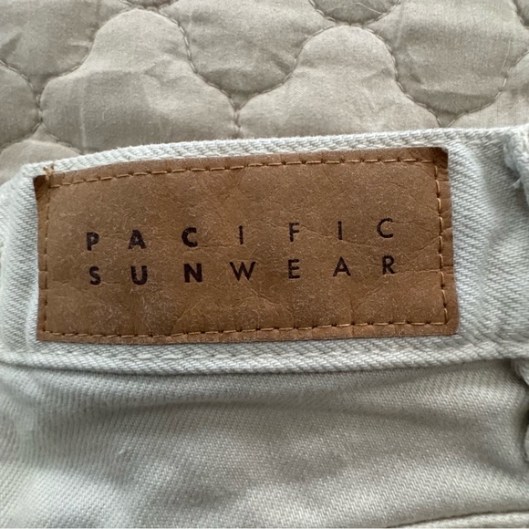 Pacsun  Women's Cream and Tan Patchwork Jeans - Picture 3 of 4